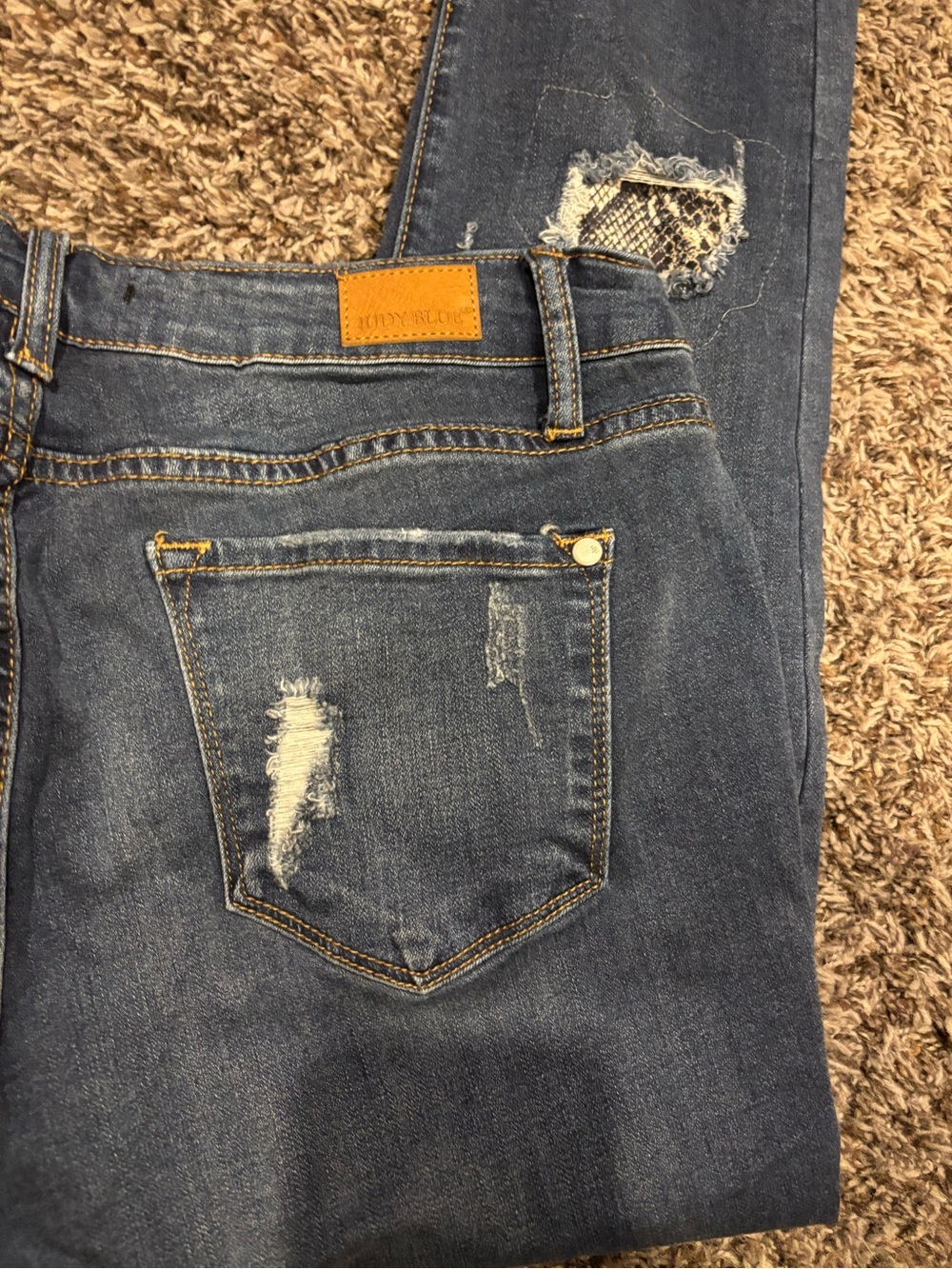 Women's Judy Blue Distressed Skinny Fit Denim Jeans - Picture 2 of 8